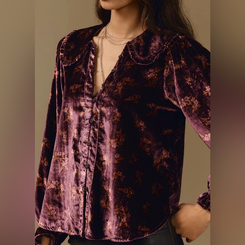 Anthropologie Keira Collared Button-Front
Long Sleeve Velvet Blouse Small